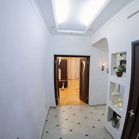 1 Minute To Rynok Square