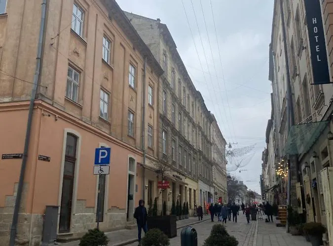 1 Minute To Rynok Square شقة