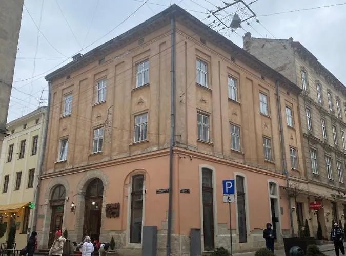 1 Minute To Rynok Square *