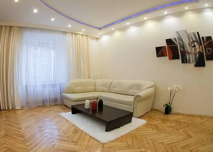 1 Minute To Rynok Square * إلفيف