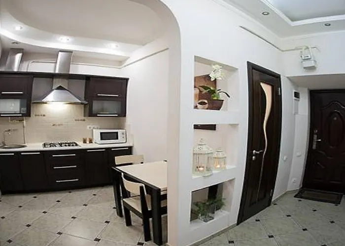 1 Minute To Rynok Square شقة إلفيف