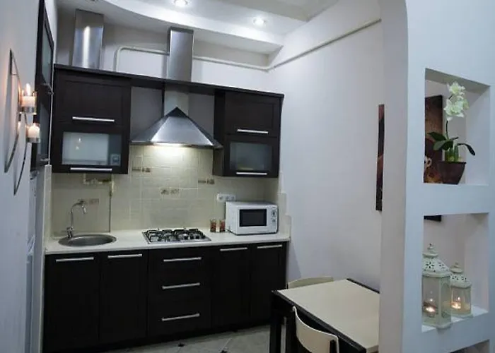 1 Minute To Rynok Square إلفيف